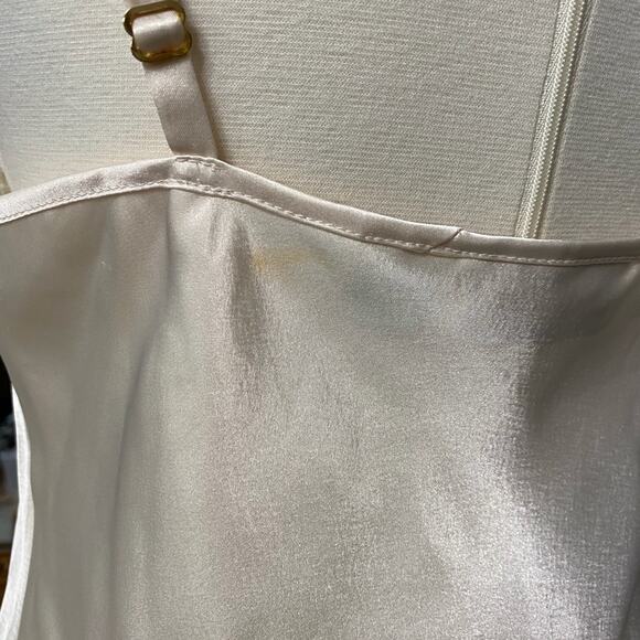 Vintage Gold Label Victoria’s Secret Cream Satin  Lace Nightgown Fits Size Small - Picture 6 of 6